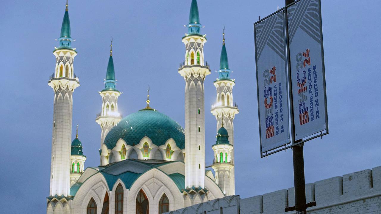 Раскрыты подарки для глав делегаций БРИКС