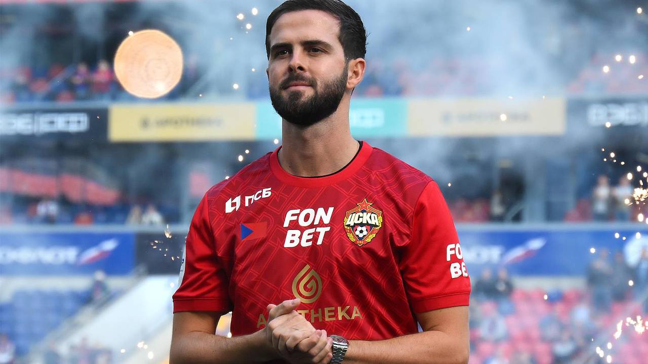 Иностранный новичок ЦСКА рассказал о покупке 50 квартир