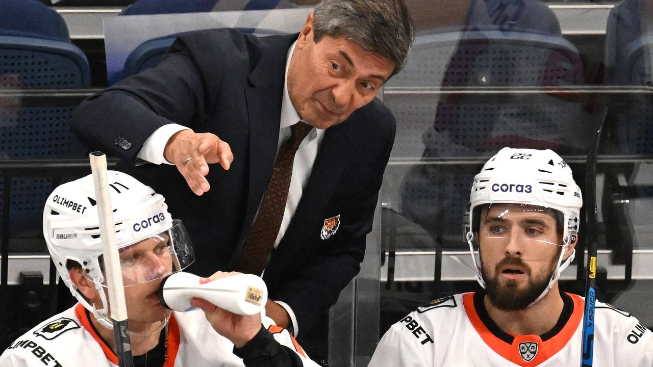 Клуб КХЛ отправил в отставку главного тренера