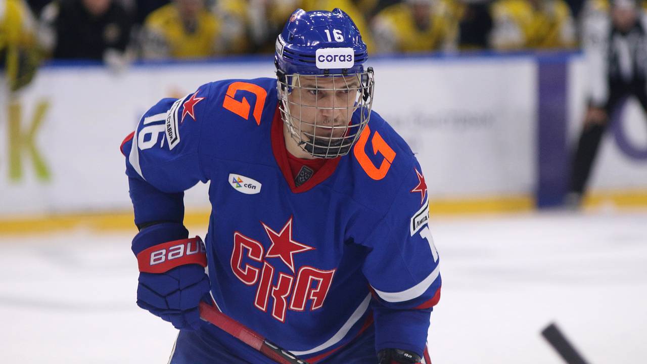 Хоккеист описал выступления в НХЛ фразой «русские всегда друг другу помогают»