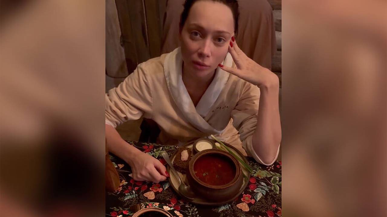 Самбурская показала в бане внешность без макияжа и укладки