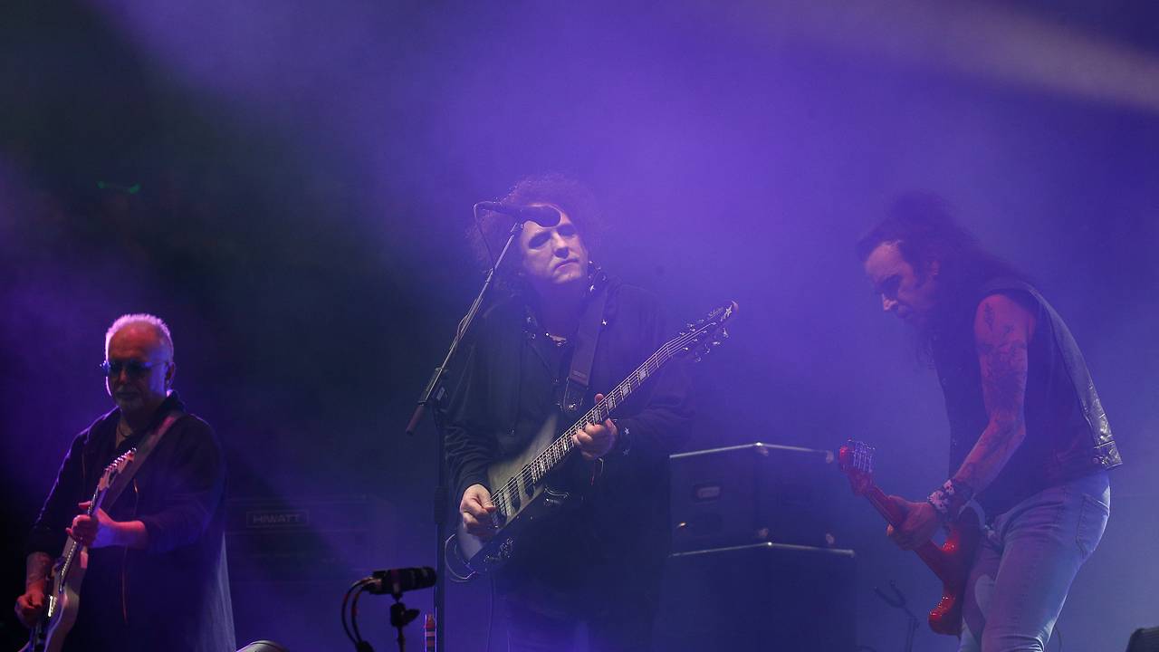 Британская рок-группа The Cure выпустила новый альбом впервые за 16 лет