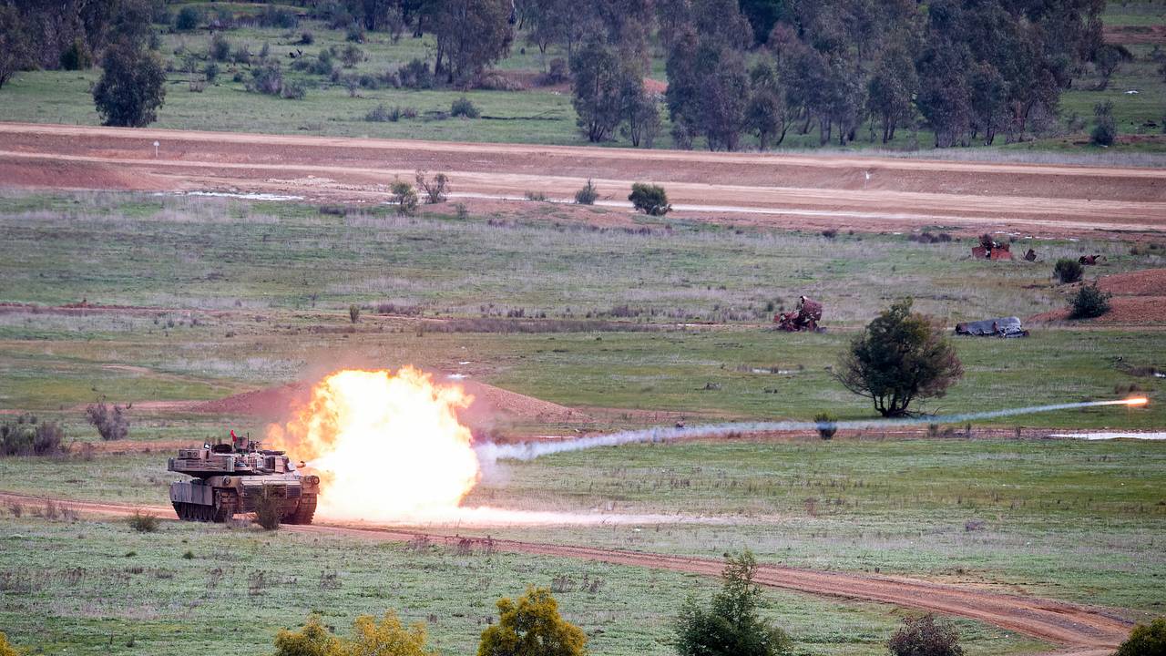 Австралия передала Украине снятые с вооружения бомбы