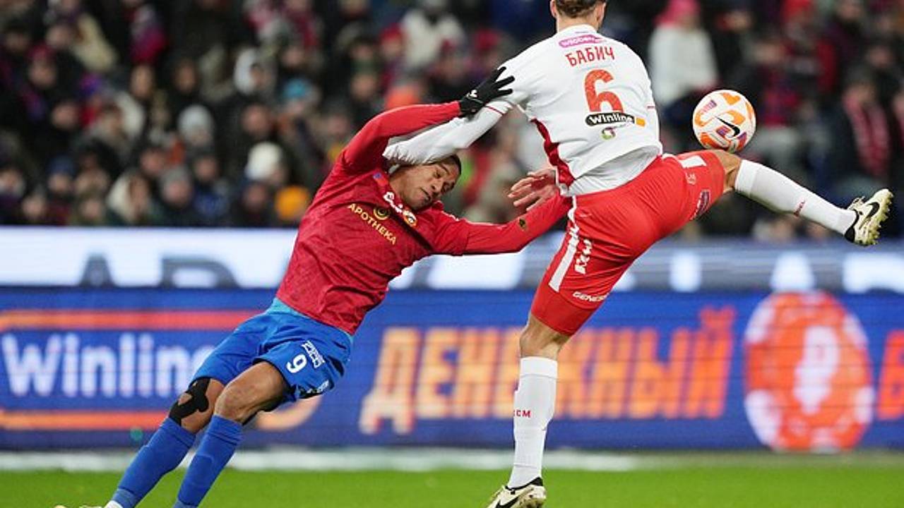 Футболисты «Спартака» и ЦСКА устроили массовую драку во время дерби