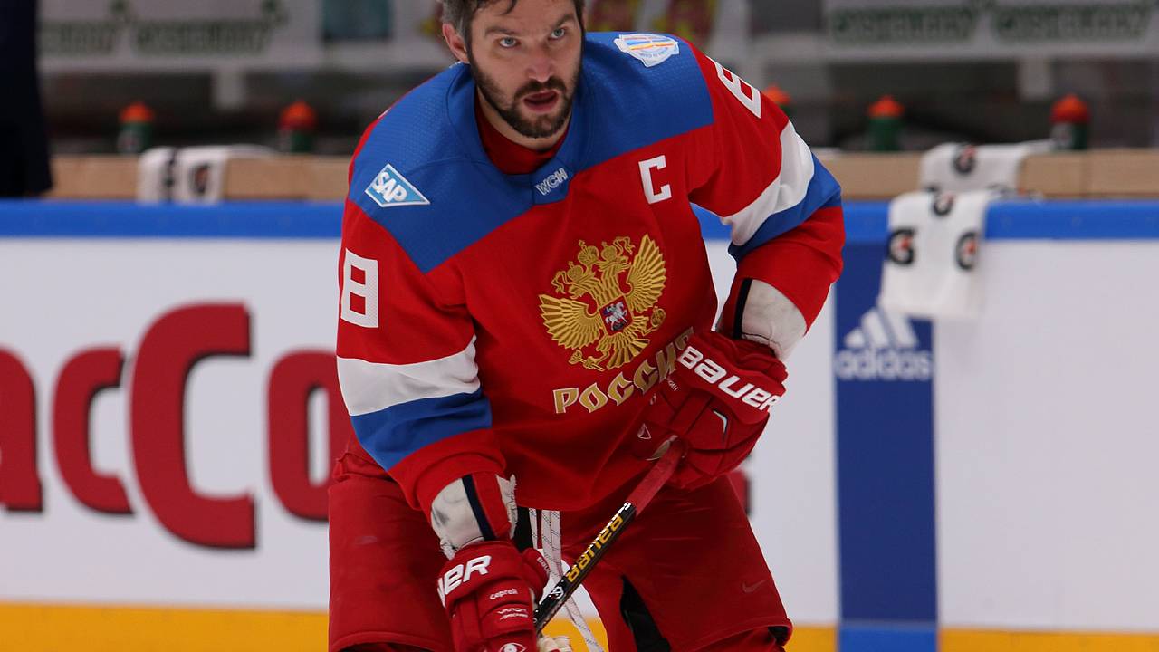 Овечкин сократил отставание от Гретцки до 35 голов