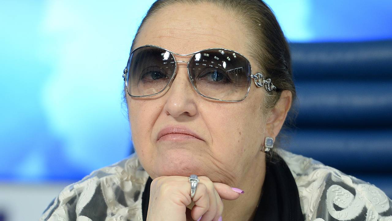 Помощница Михалкова стала жертвой мошенников