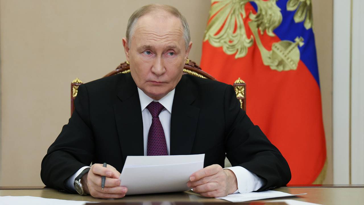 Путин предложил губернатору Еврейской автономной области возглавить Коми