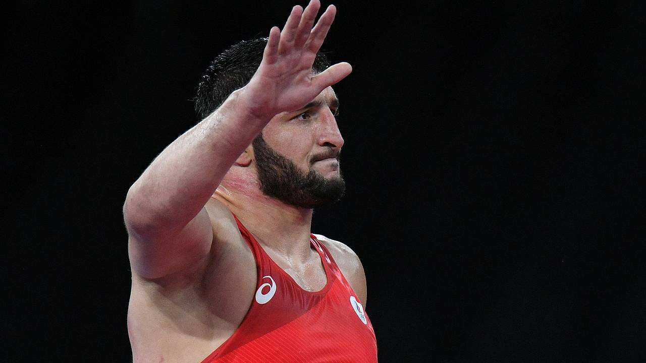 Недопущенный до Игр-2024 российский борец получил 10 миллионов рублей за победу на ЧМ