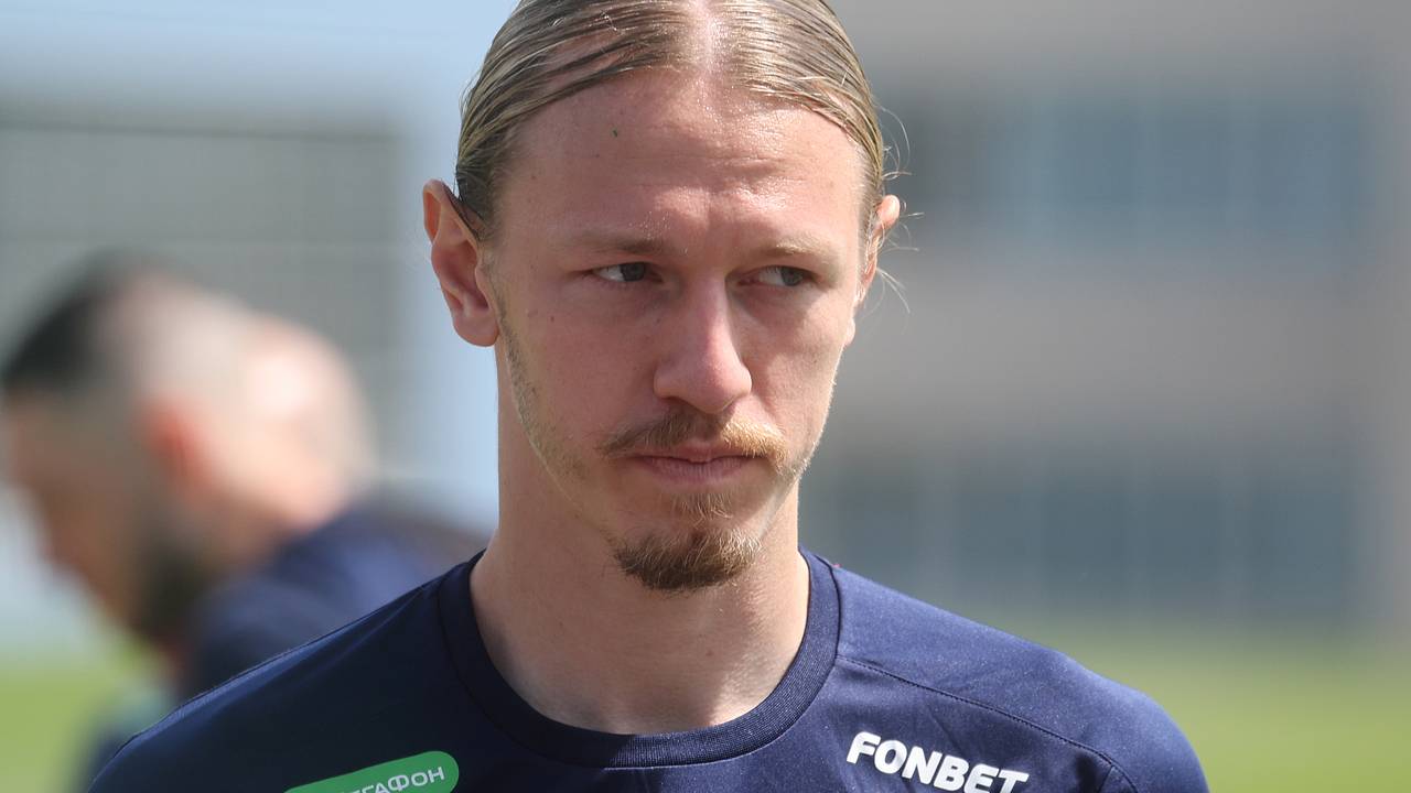 Стала известна сумма удерживаемых с футболиста Сафонова алиментов