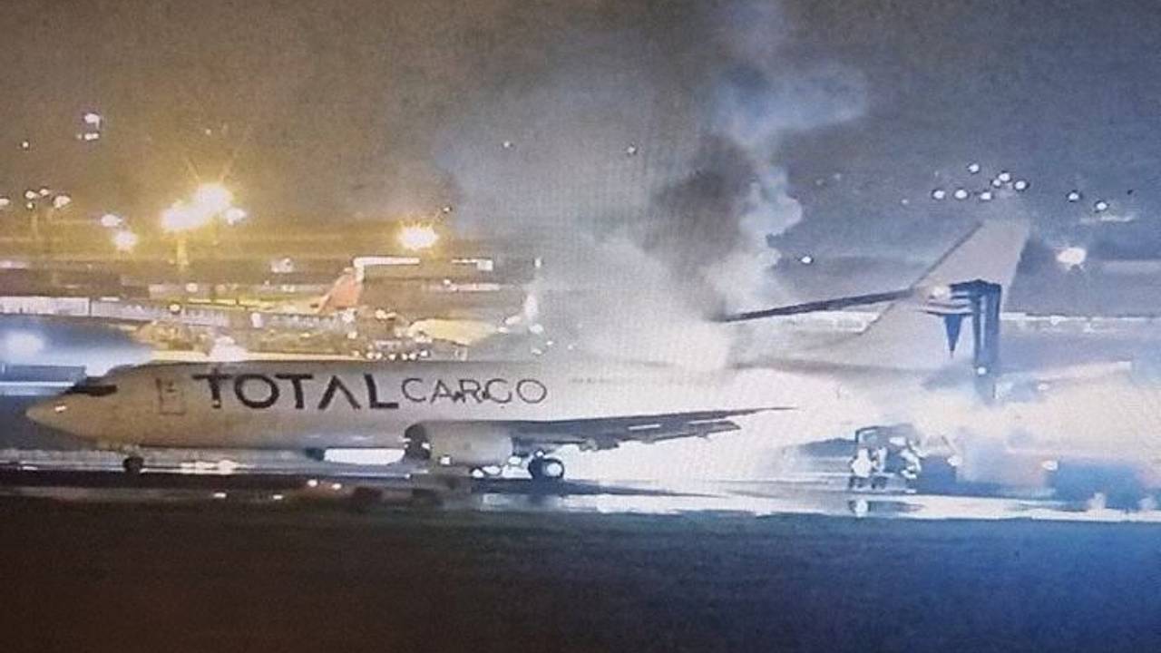 Boeing полностью сгорел после аварийной посадки и попал на видео
