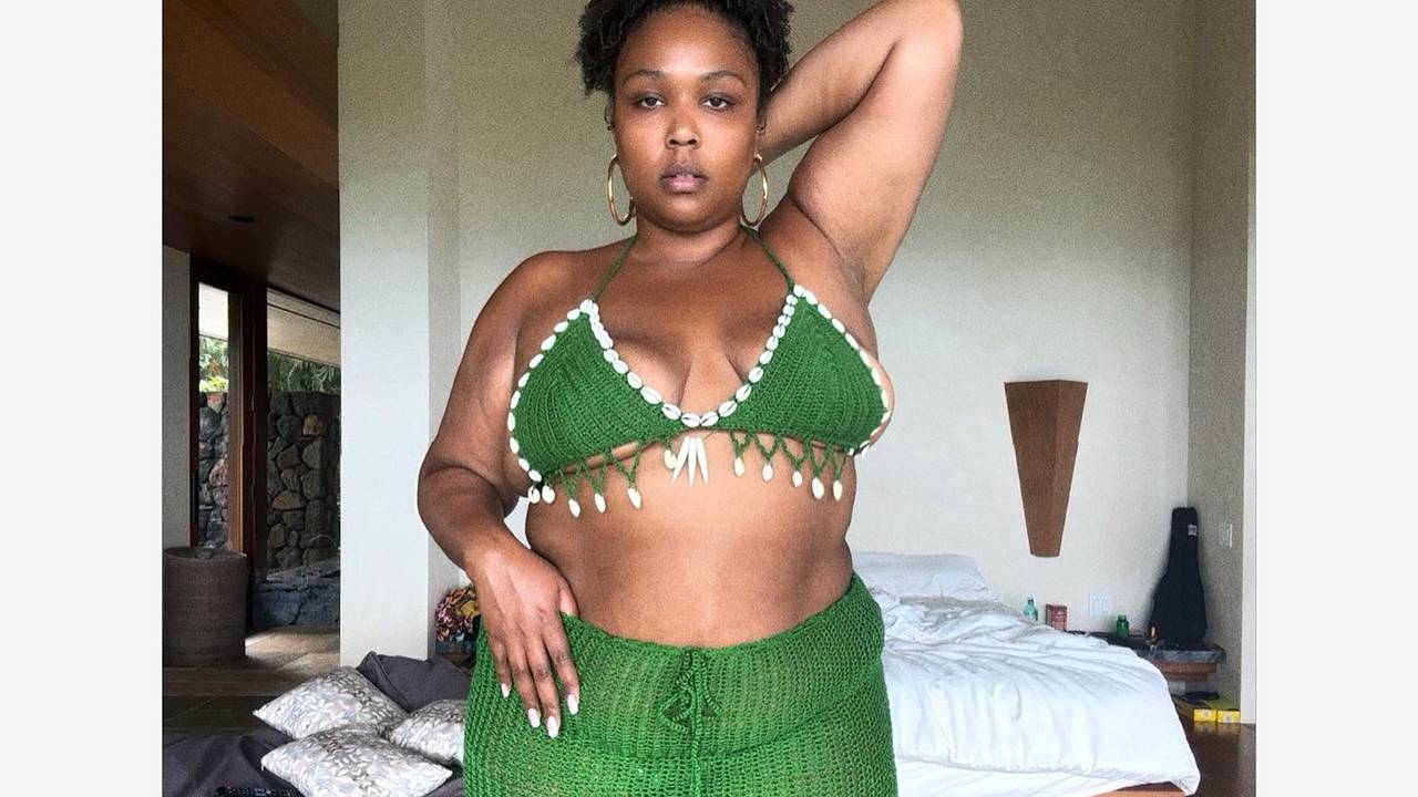 Тучная рэперша Lizzo показала снимки в бикини на фоне слухов о приеме «Оземпика»