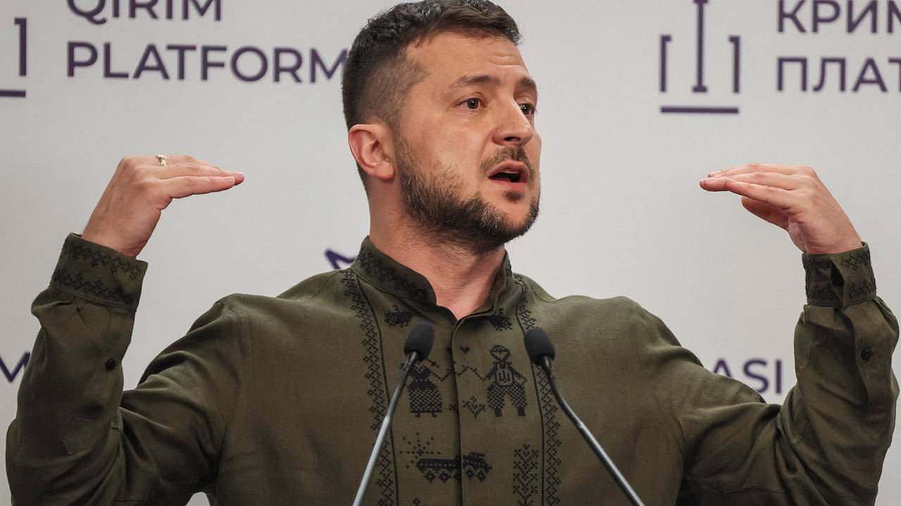Зеленского назвали марионеткой Запада