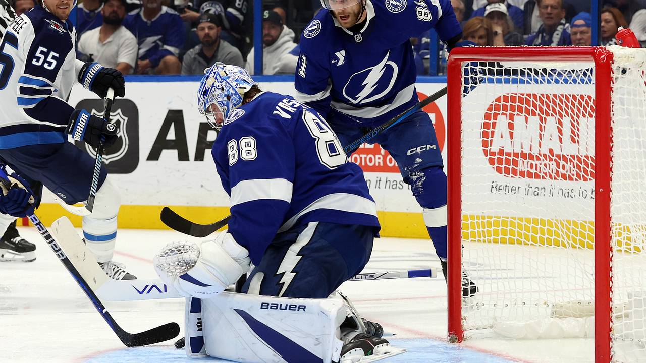 Российский вратарь одержал 300‑ю победу в НХЛ и установил рекорд