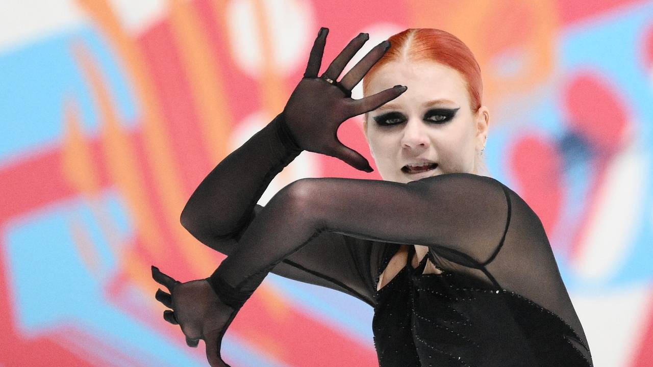 Трусова пожаловалась на певицу и получила обвинения во лжи