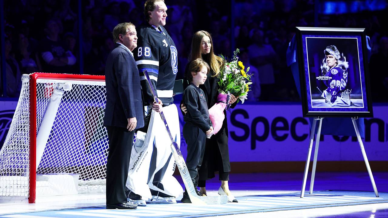 В НХЛ провели церемонию в честь российского вратаря