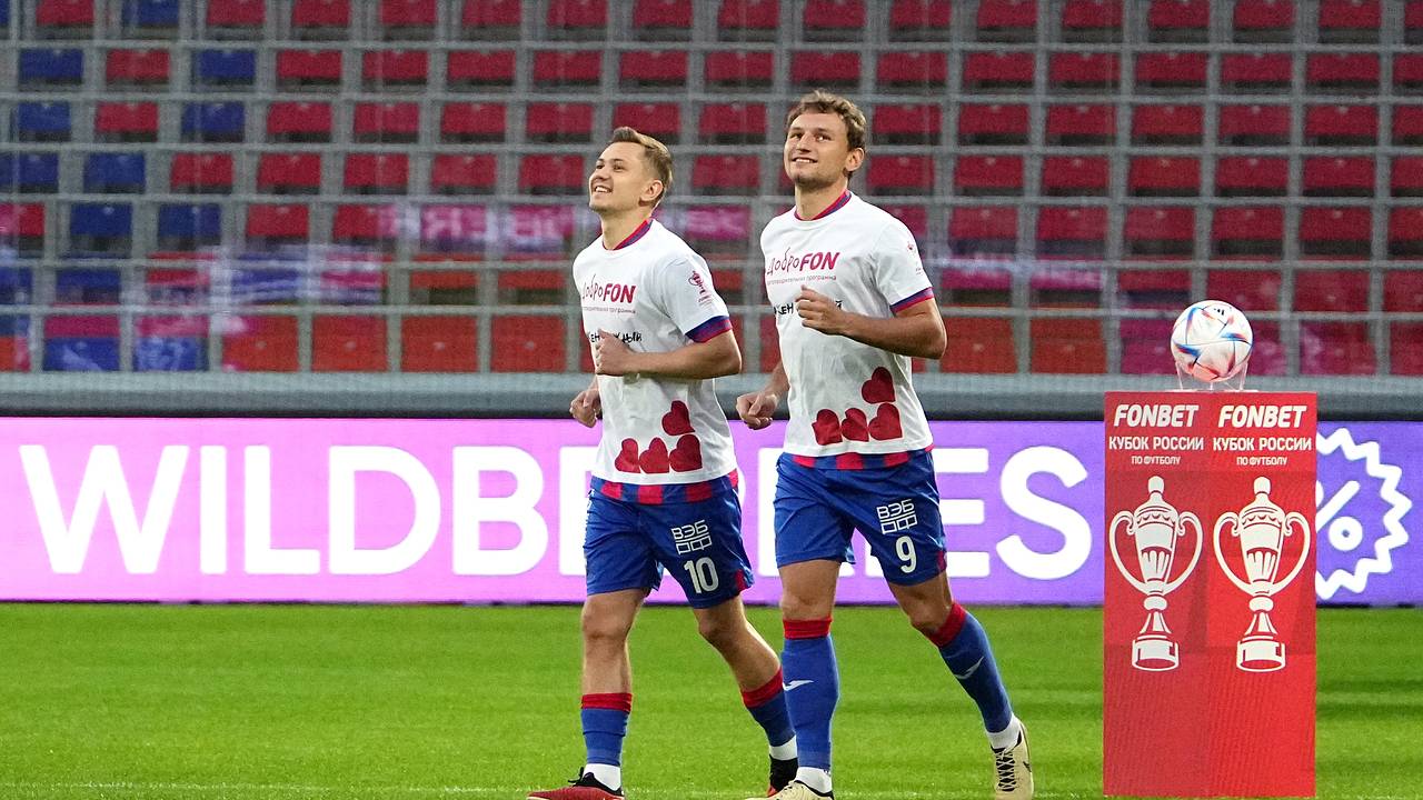 Шестеро футболистов покинули расположение сборной России перед матчем с Сирией