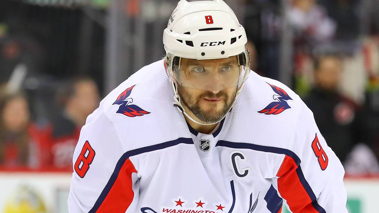 Овечкин сократил отставание от Гретцки до 27 голов