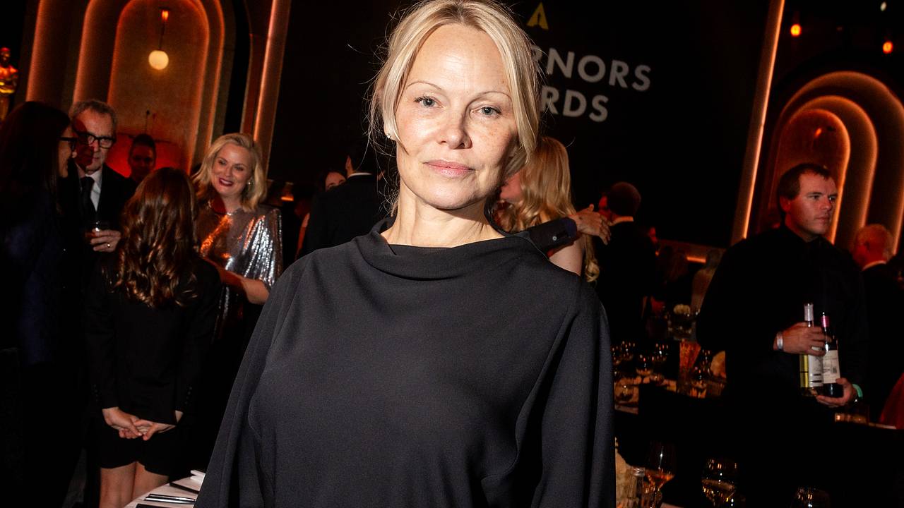 57-летняя Памела Андерсон вышла в свет без макияжа