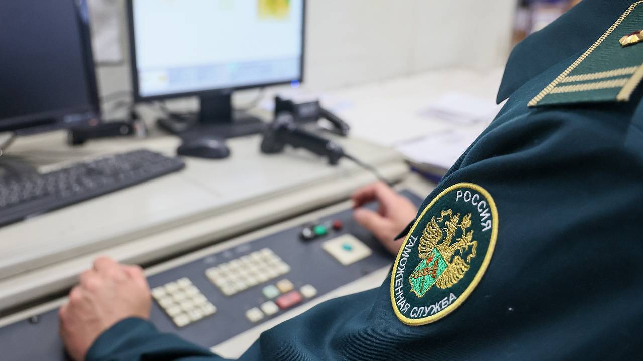 В Европе таможня конфисковала у россиянок дорогую одежду и сумки
