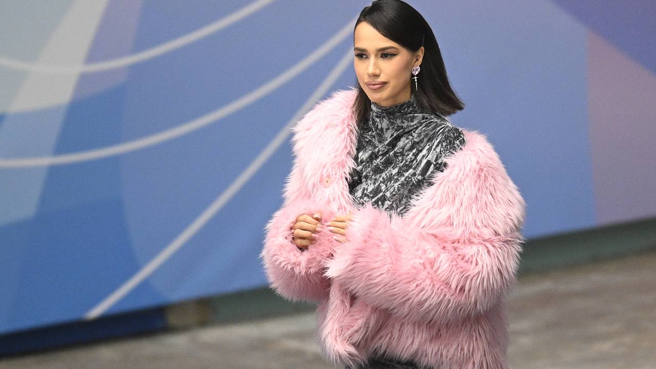 Загитова сняла видео под капельницей