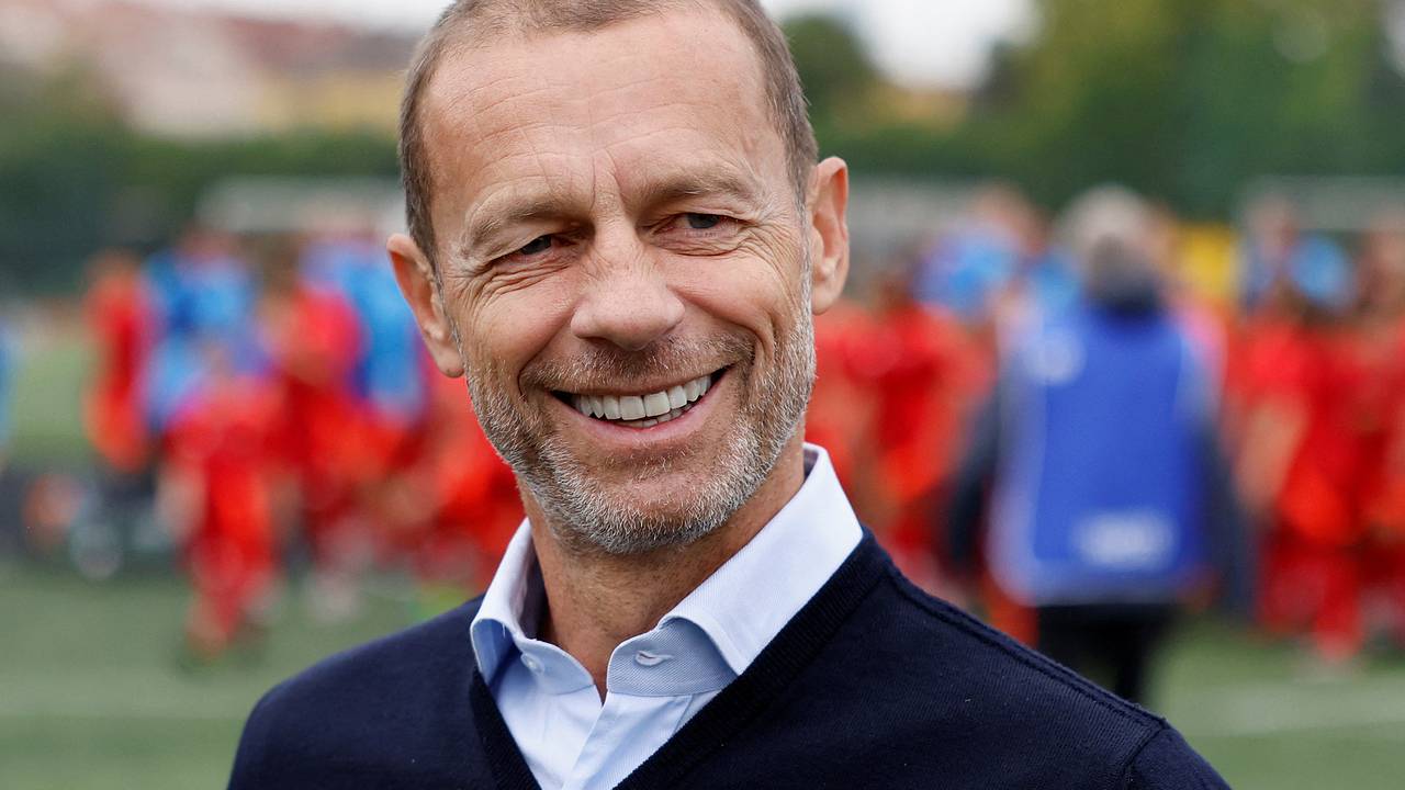 Главу УЕФА захотели пригласить на матч сборной России