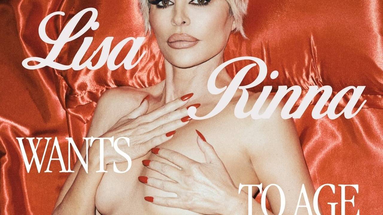 Популярная 61-летняя ведущая показала фото топлес