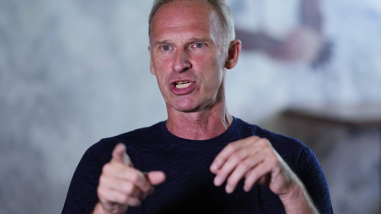 Гашек потребовал от НХЛ выплат Украине