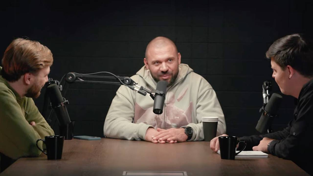 Известный российский блогер описал Ибицу фразой «обдолбанные европейки валяются на полу»