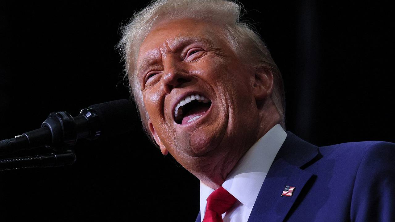 Оранжевый цвет кожи Трампа объяснили
