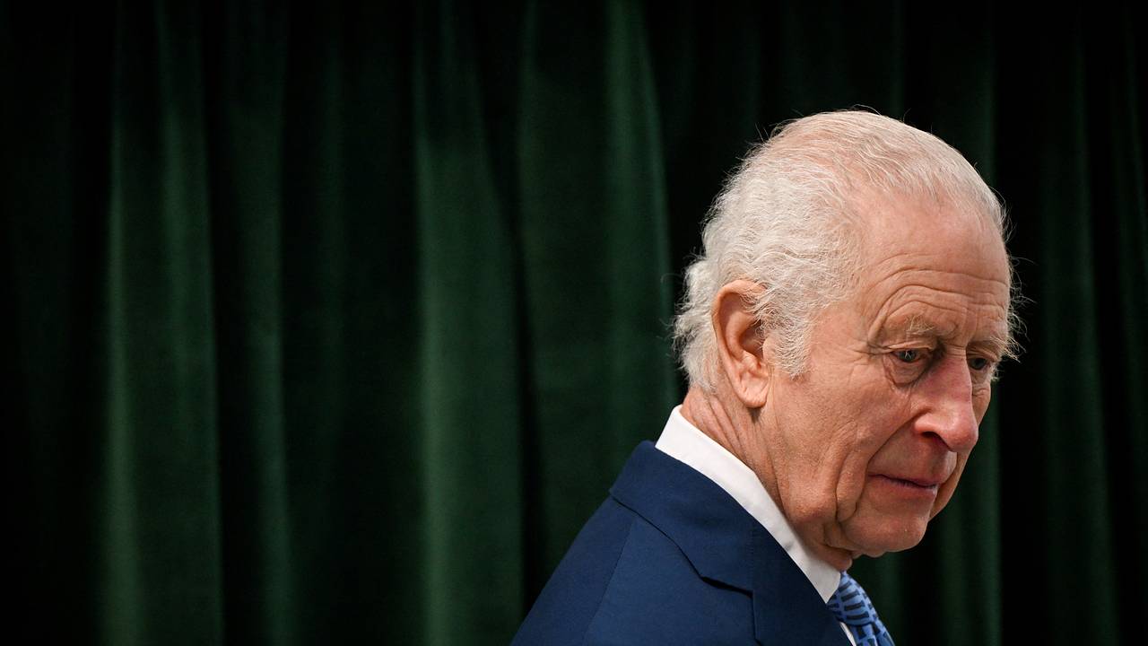 Стало известно о диете болеющего раком Карла III