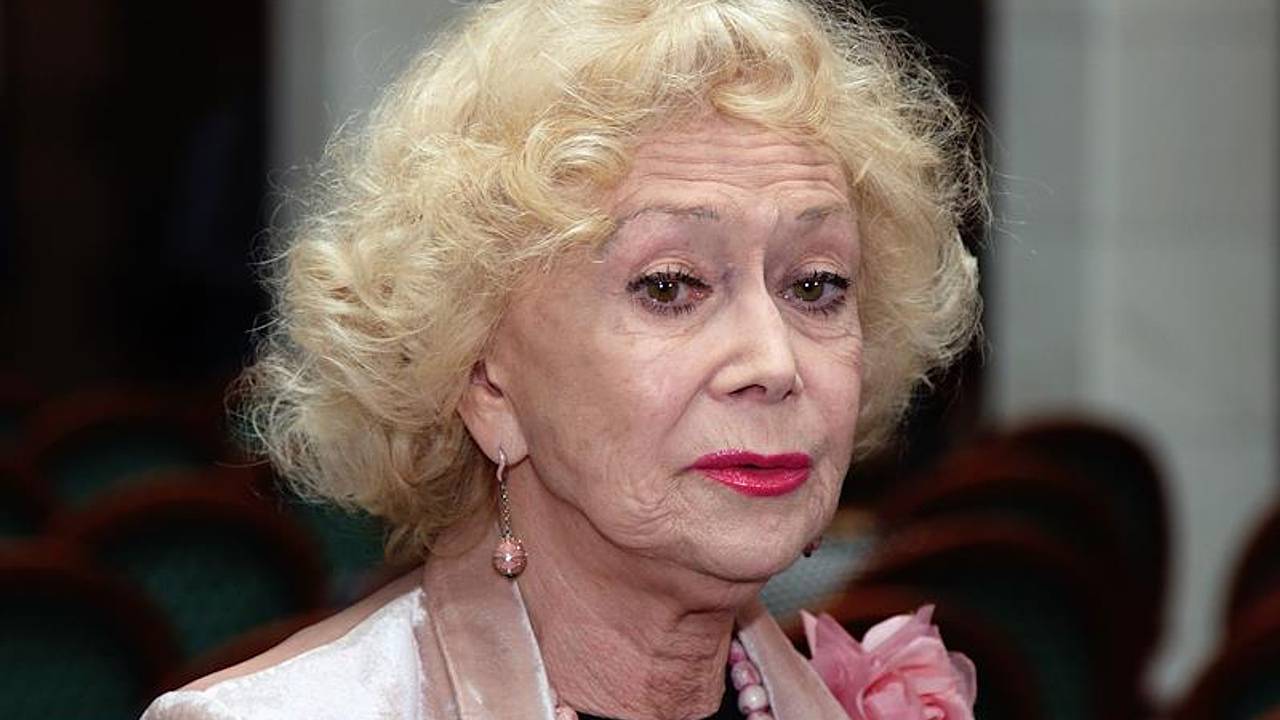 87-летняя звезда «Служебного романа» снялась в клипе группы «Ленинград»