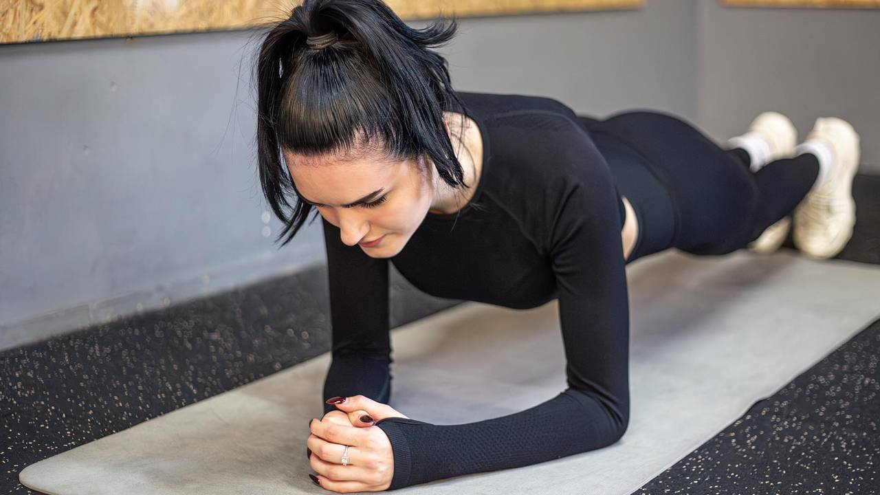 Названо лучшее упражнение для подтянутого тела после 40 лет