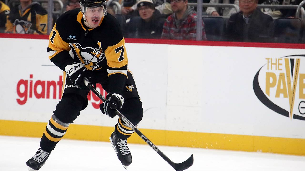 Малкина и Задорова оштрафовали за потасовку в НХЛ