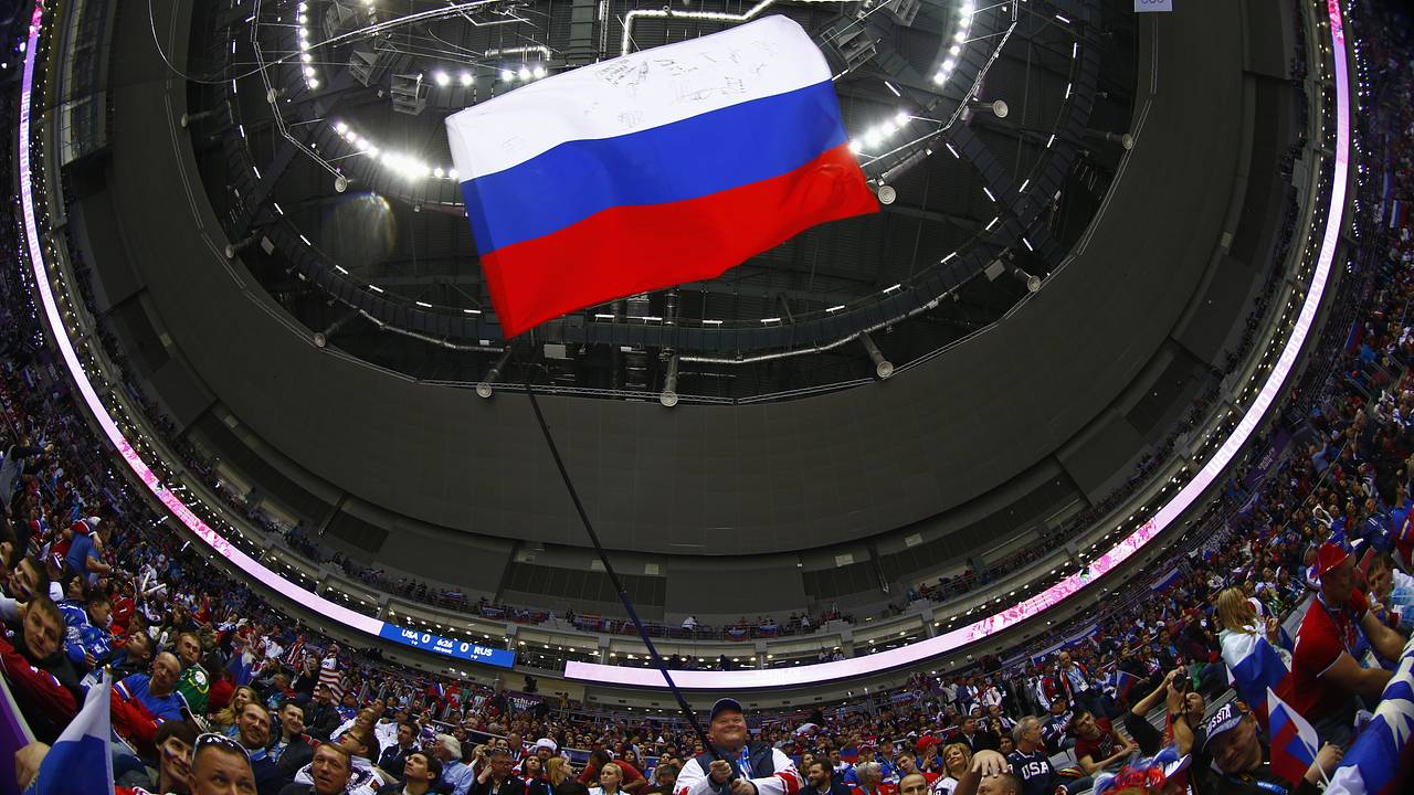 На матче НХЛ вывесили российский флаг