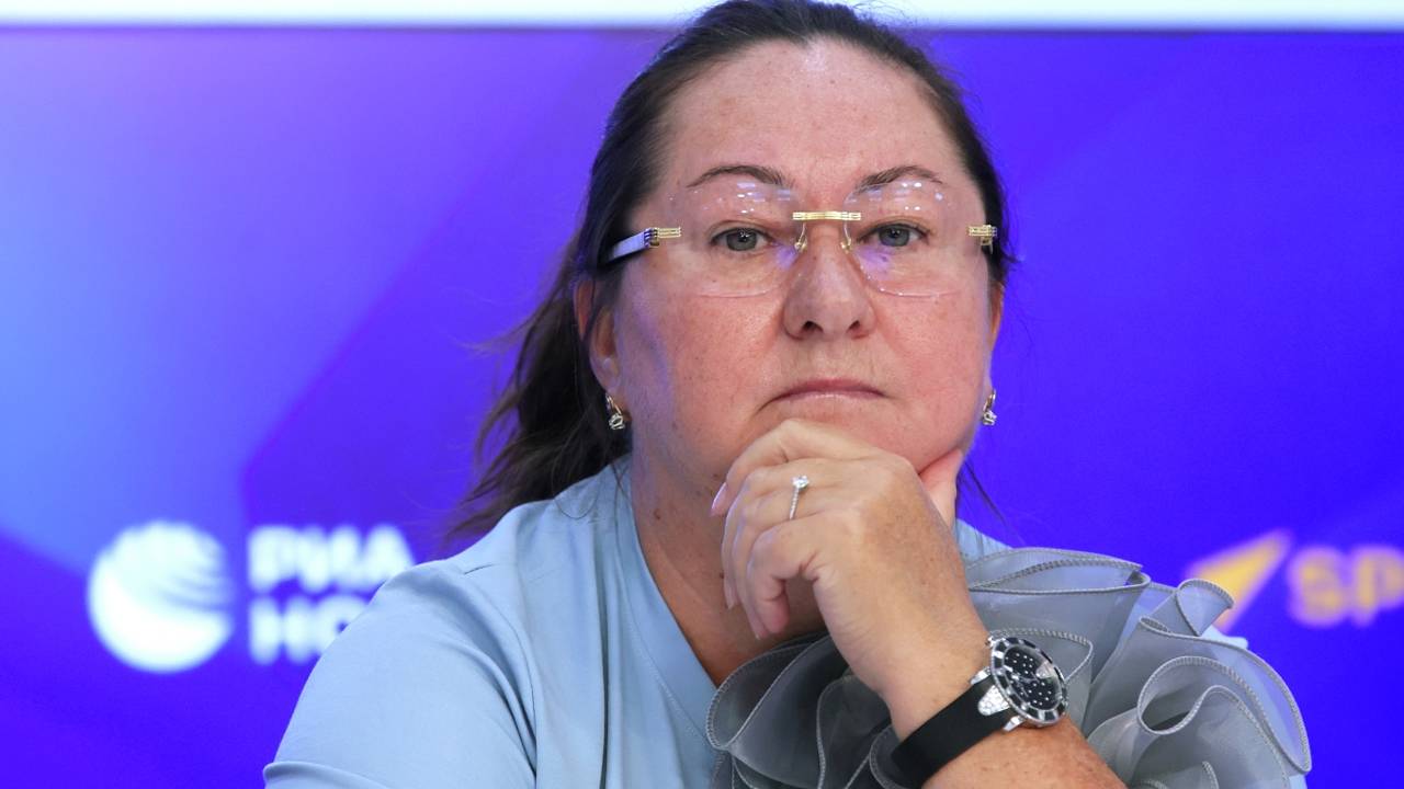 Вяльбе назвала причину столкновения Большунова с дроном