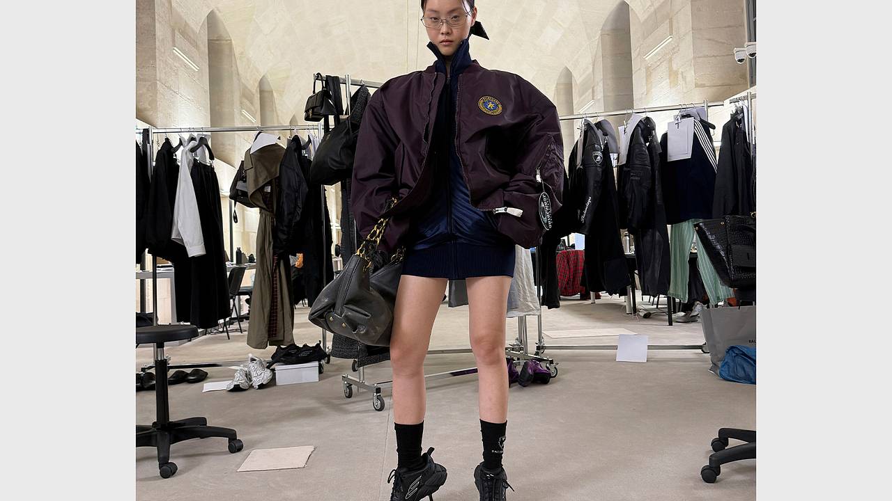 Balenciaga презентовала кроссовки на шпильках