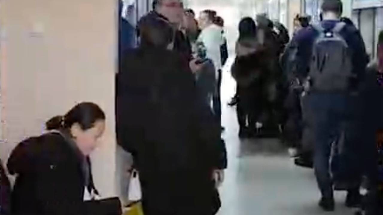 Многочасовая очередь в Ozon на Чукотке попала на видео