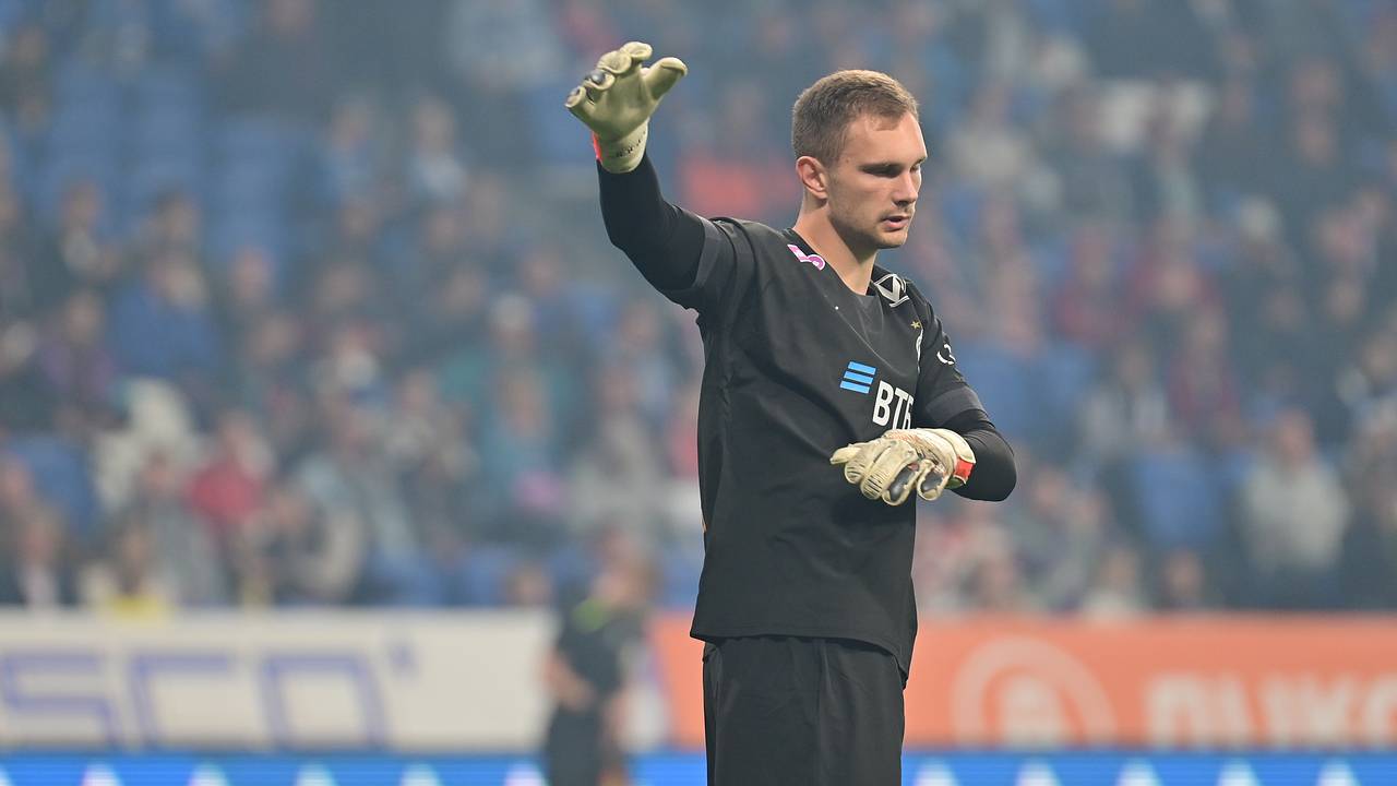 Вратарь «Динамо» забил в матче РПЛ и установил рекорд