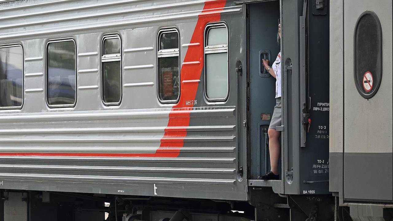 В РЖД оценили идею разрешить курить в поездах