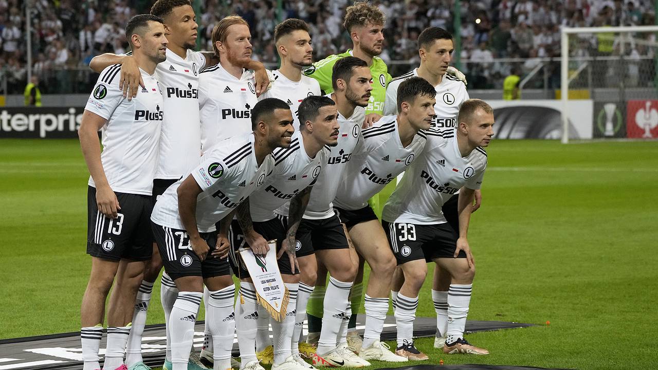 УЕФА наказал польский клуб за оскорбительные баннеры о Лукашенко