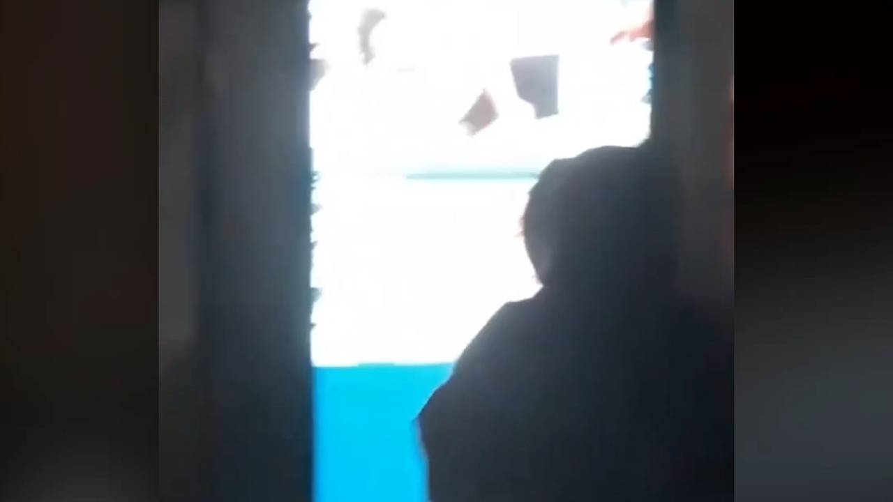 На экране в центре Екатеринбурга показали порно