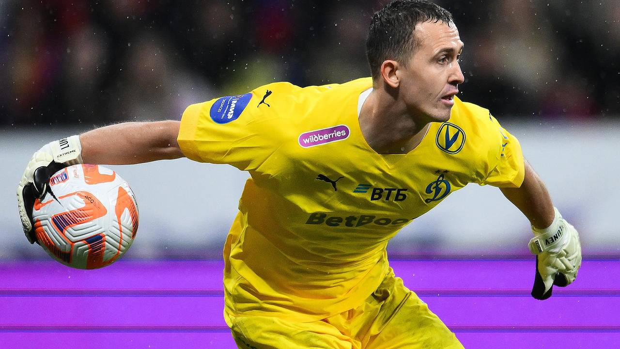 Российский футболист пошутил о предназначении женщины