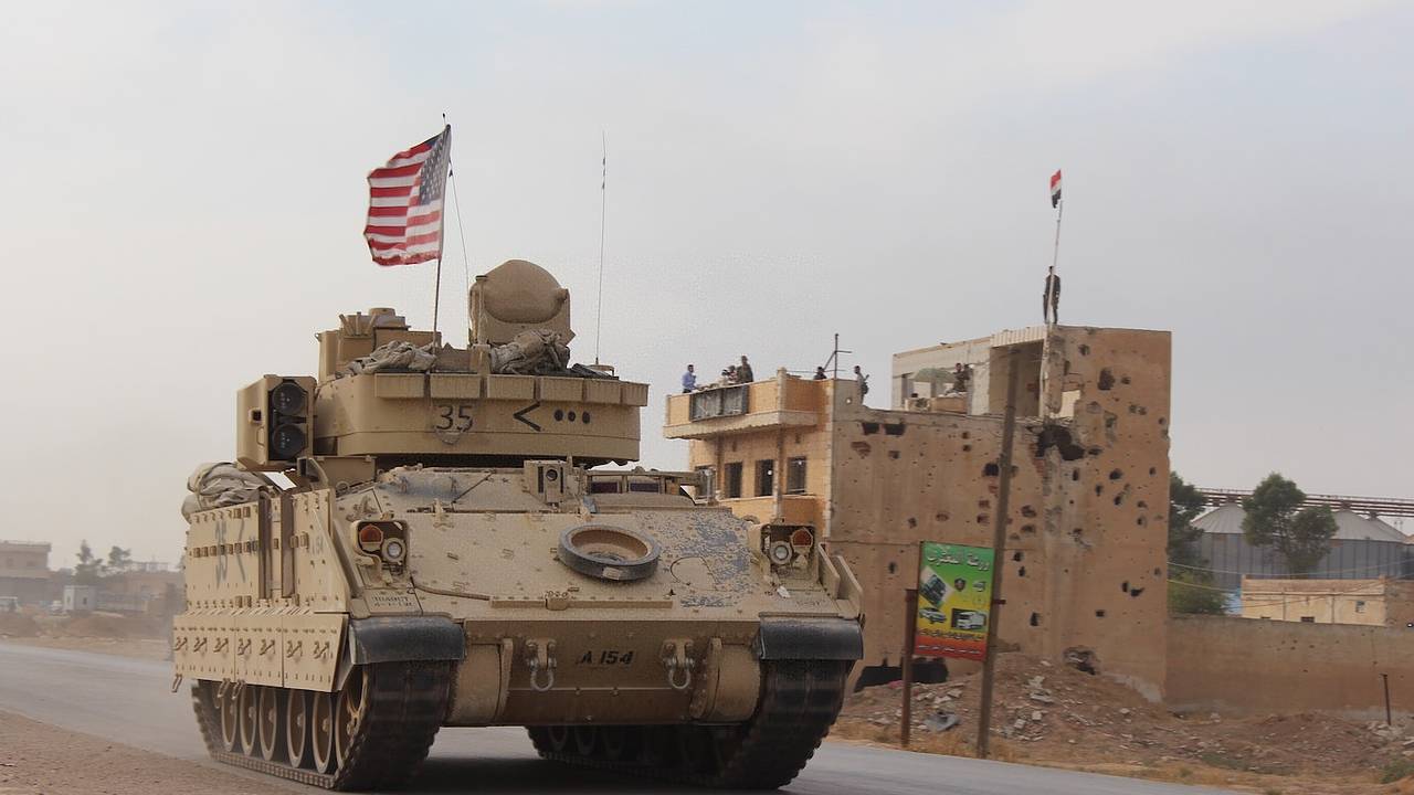 США нанесли несколько десятков ударов по целям в Сирии