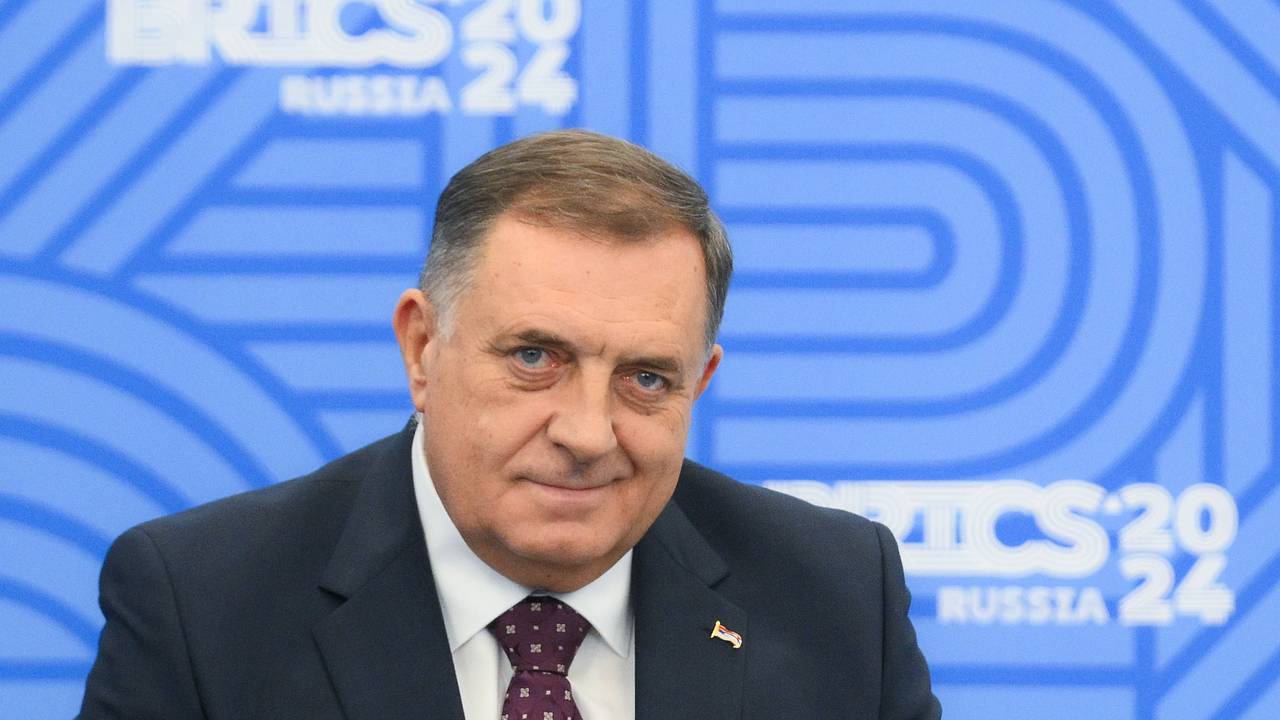 Президент Республики Сербской Додик попал в больницу