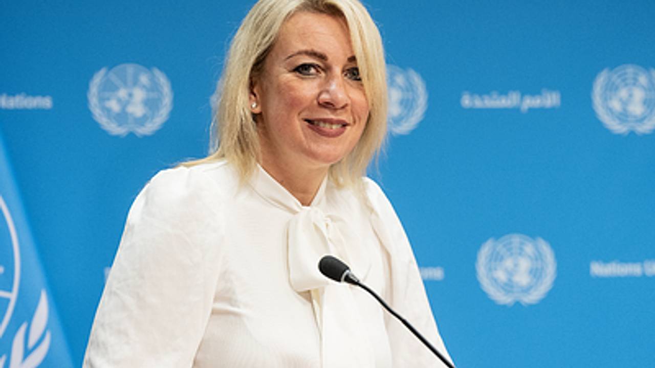 Захарова призвала опровергнуть фейк о гибели Асада