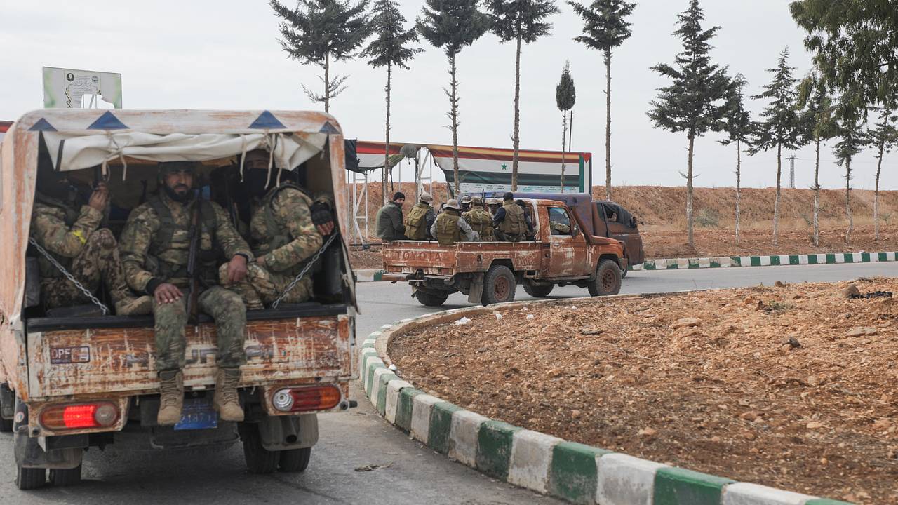 Сирийские вооруженные оппозиционеры полностью взяли провинцию с российскими базами