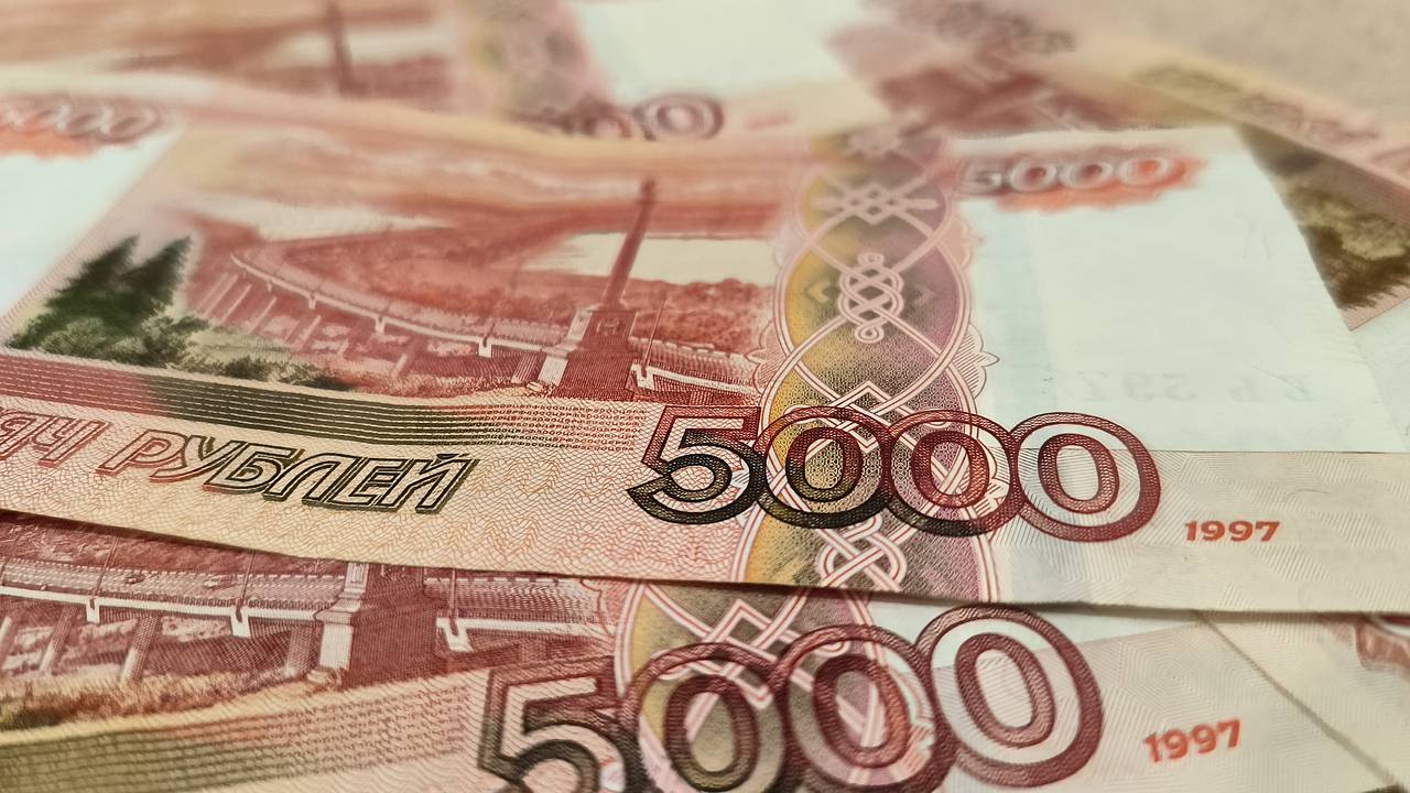 Россияне начали платить за возможность полежать в ледяной воде на улице