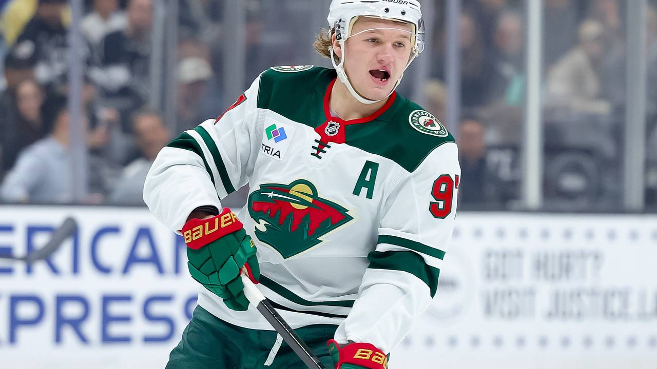 Капризов потерял лидерство в гонке бомбардиров НХЛ