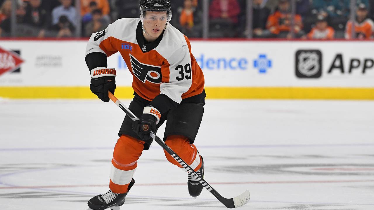 19-летний россиянин сделал результативное действие в пятом матче НХЛ подряд