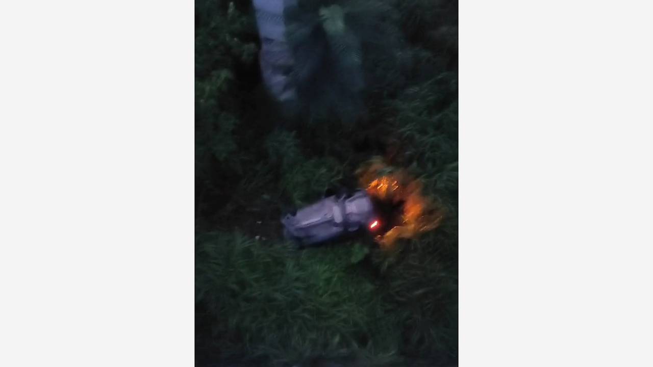 Священник упал на машине с 20-метровой высоты и сам смог выбраться из-под обломков